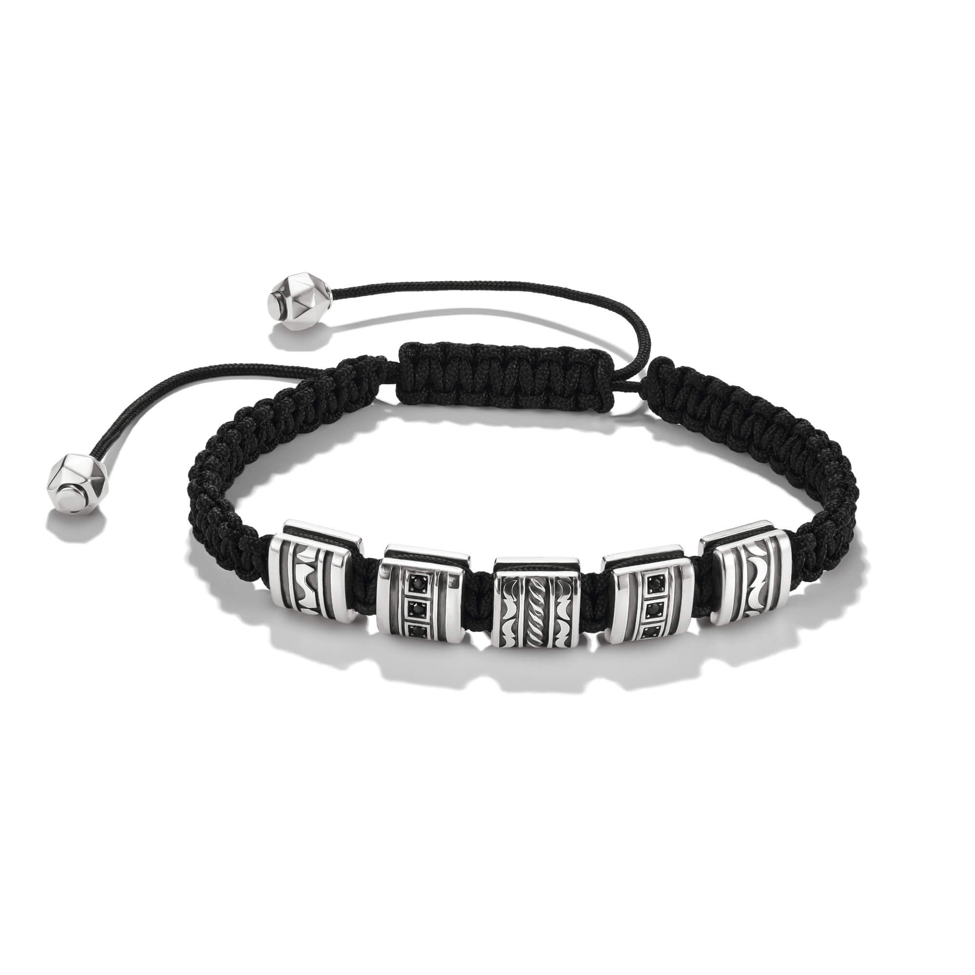 Schwarzes geflochtenes Armband mit silbernen Zierelementen und Kugeln