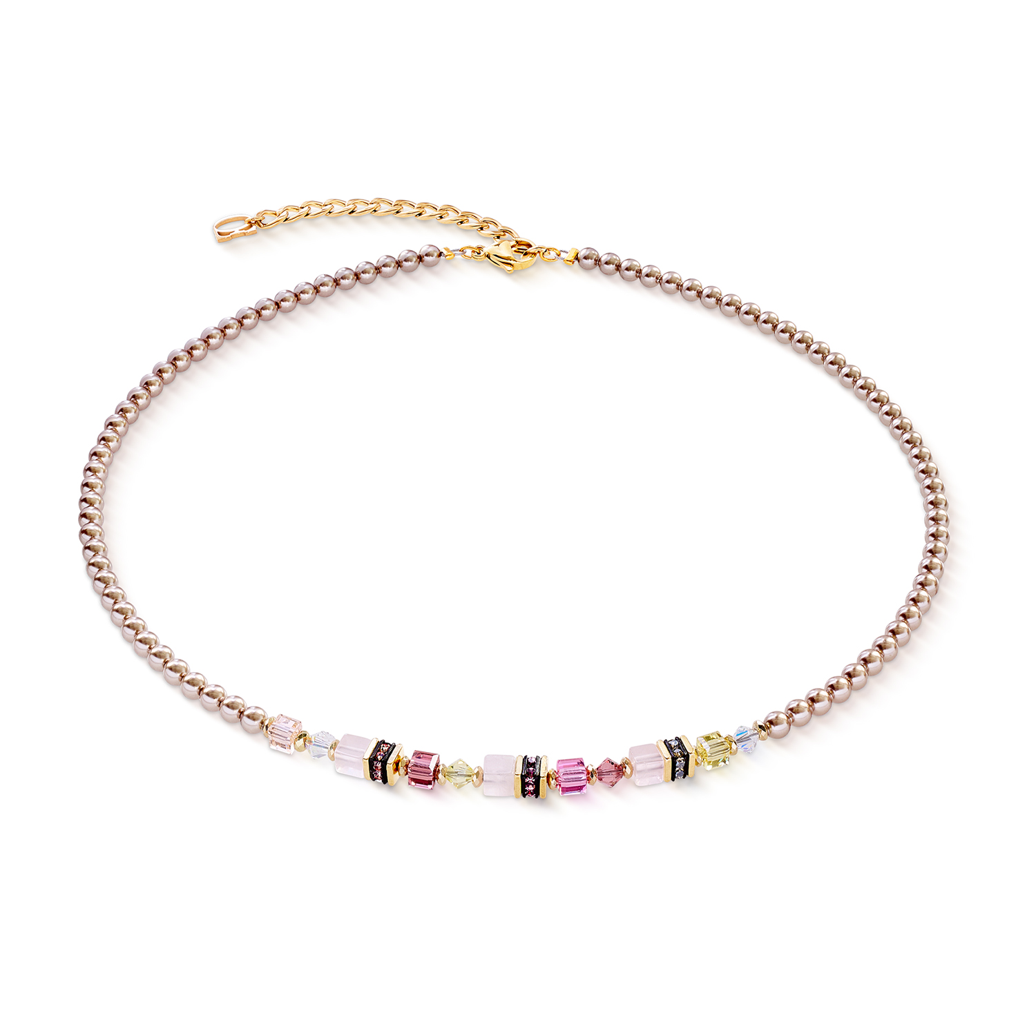 Goldene Halskette mit Perlen und bunten Glassteinen mit zartem Glanz