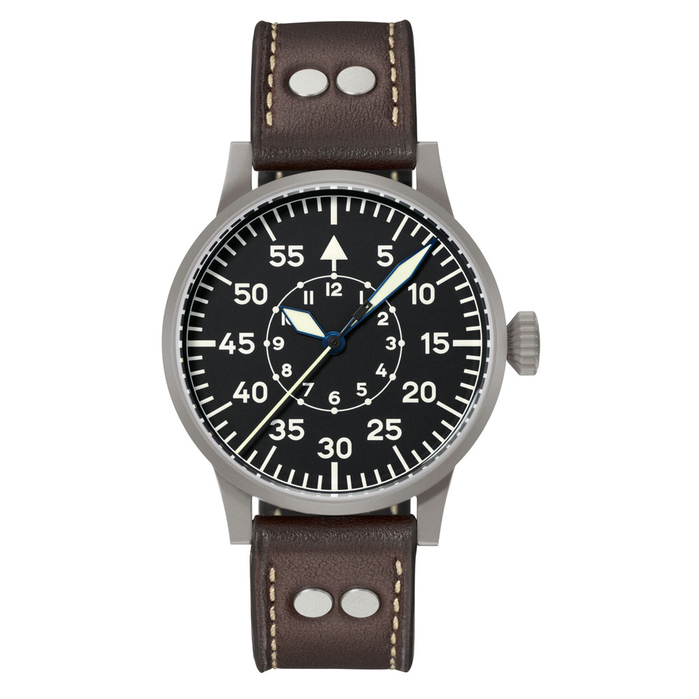Fliegeruhr mit schwarzem Zifferblatt und braunem Lederarmband